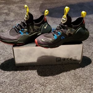 This is the Heron Preston E.D.G.E air huaraches